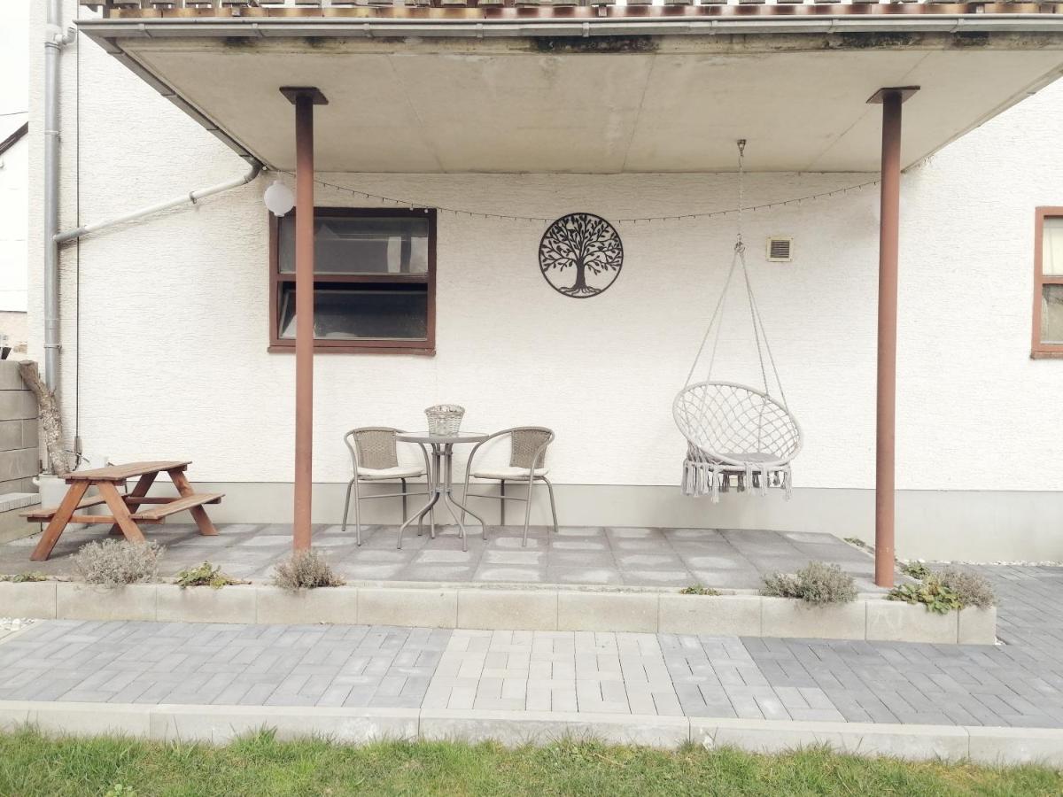 Ferienwohnung Christine Mit Sauna Und Whirlpool Utzerath Экстерьер фото